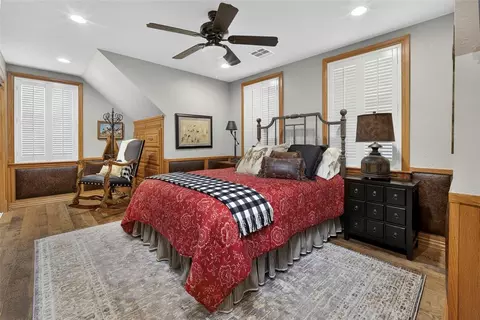 Bedroom - 3620 W Beech Ave, Duncan, OK 73533 photo 2 of 6