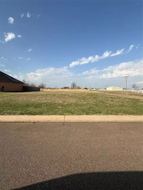 102 Dogwood, Crescent, OK 73028
