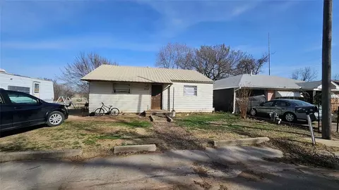 1112 N 4th St, Duncan, OK 73533