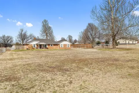 2268 Tecumseh Dr, Tuttle, OK 73089 photo 3