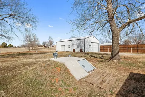 2268 Tecumseh Dr, Tuttle, OK 73089 photo 26