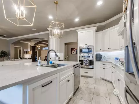 Kitchen - 1918 Ithaca Dr, Norman, OK 73071 photo 4 of 6
