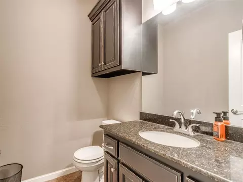 Bath - 1918 Ithaca Dr, Norman, OK 73071 photo 10 of 10