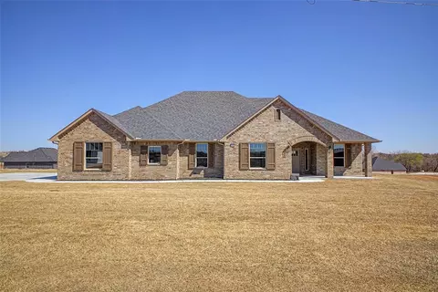 1185 Wolf Creek Dr, Blanchard, OK 73010