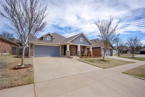 6 Carat Dr, Yukon, OK 73099