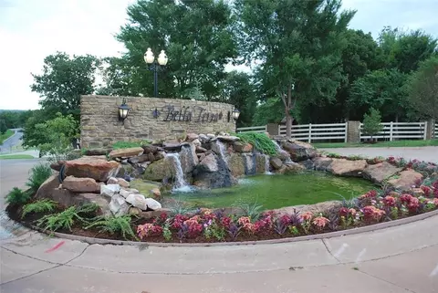 1970 Segovia Cir, Edmond, OK 73034