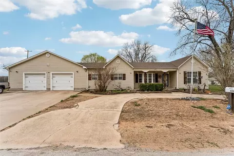 229 N 6th Ave, Purcell, OK 73080