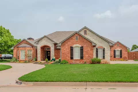 606 Frank Dr, Okarche, OK 73762