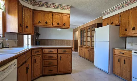 Kitchen - 36805 E Highway 99a Rd, Okemah, OK 74859 photo 1 of 3