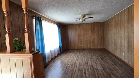 Living - 36805 E Highway 99a Rd, Okemah, OK 74859 photo 4 of 4