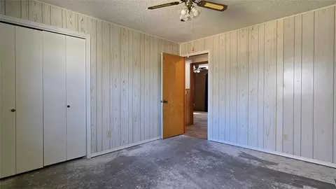 Bedroom - 36805 E Highway 99a Rd, Okemah, OK 74859 photo 3 of 5
