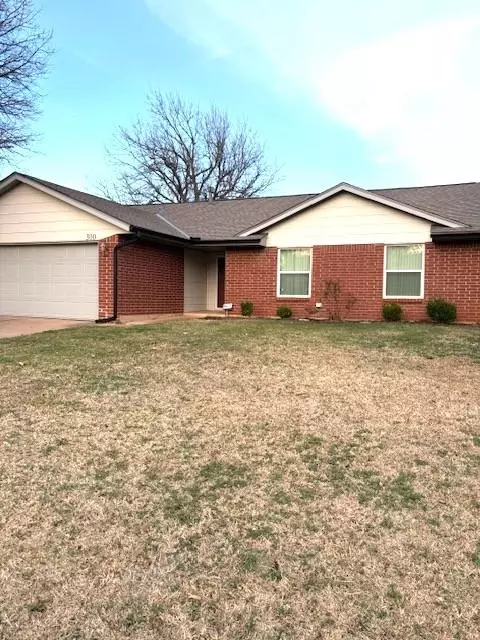300 N Lockeport Dr, Edmond, OK 73003
