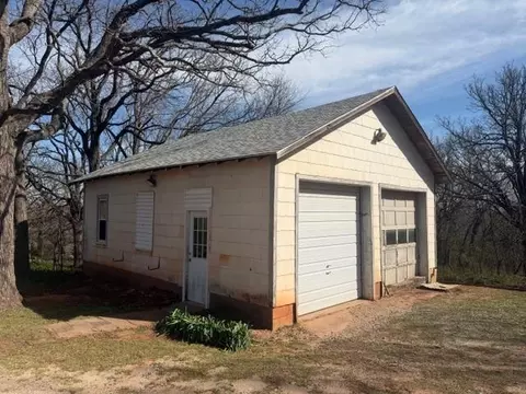 Other - 1027 E 1st St, Chandler, OK 74834 photo 5 of 7