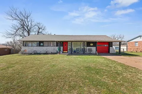 515 Lombardy Rd, Guthrie, OK 73044