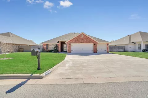 1016 N Ridge Blvd, Altus, OK 73521