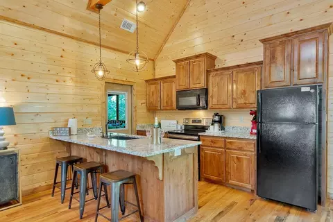Kitchen - 145 Blue Maple Trl, Broken Bow, OK 74728 photo 2 of 7