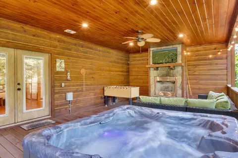 Exterior - 145 Blue Maple Trl, Broken Bow, OK 74728 photo 9 of 11