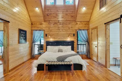 Bedroom - 145 Blue Maple Trl, Broken Bow, OK 74728 photo 1 of 4