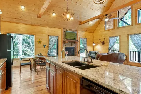 Kitchen - 145 Blue Maple Trl, Broken Bow, OK 74728 photo 7 of 7