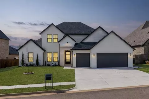 3825 Stone Hill Ln, Edmond, OK 73034