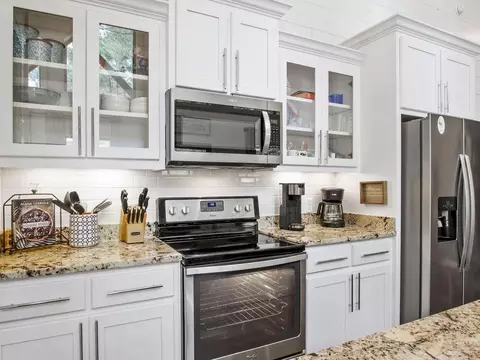 Kitchen - 46 Wild Rose Trl, Broken Bow, OK 74728 photo 5 of 6