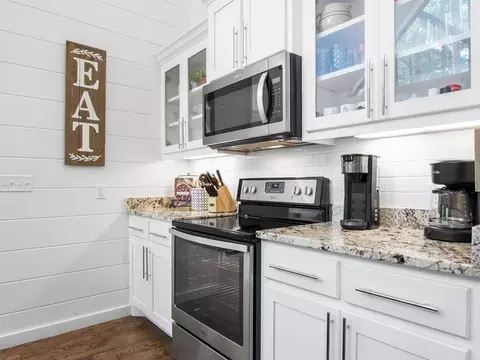 Kitchen - 46 Wild Rose Trl, Broken Bow, OK 74728 photo 6 of 6