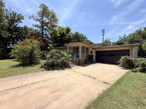 7104 Hilltop Ct, Oklahoma City, OK 73110
