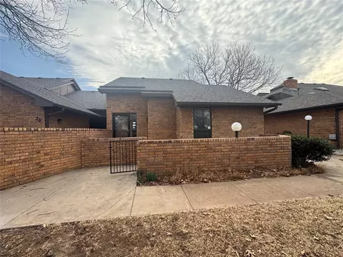 1899 Saddleback Blvd #19, Norman, OK 73072