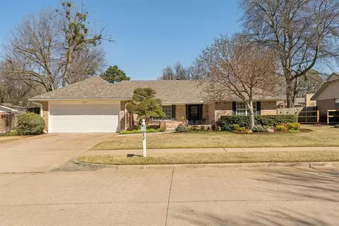 1317 Cherry Laurel Dr, Norman, OK 73072