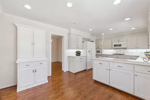 Kitchen - 1317 Cherry Laurel Dr, Norman, OK 73072 photo 2 of 9