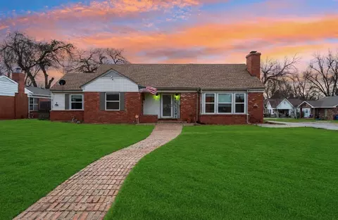 802 S 12th St, Chickasha, OK 73018