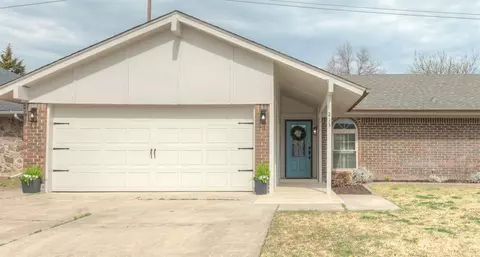 213 Elwood Dr, Edmond, OK 73013