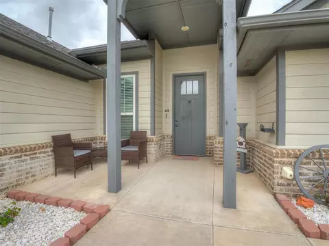 20629 Twisted Oak Rd, Harrah, OK 73045