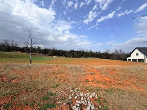 Selah Way, Norman, OK 73072