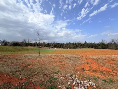 Selah Way, Norman, OK 73072 photo 2