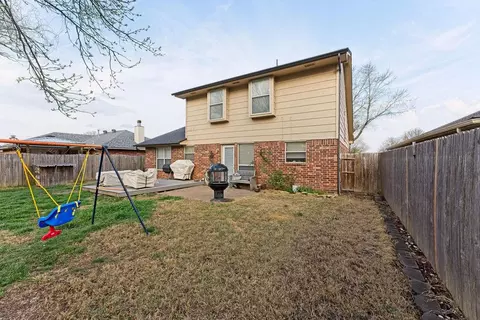 Exterior - 400 Crest Pl, Norman, OK 73071 photo 3 of 7
