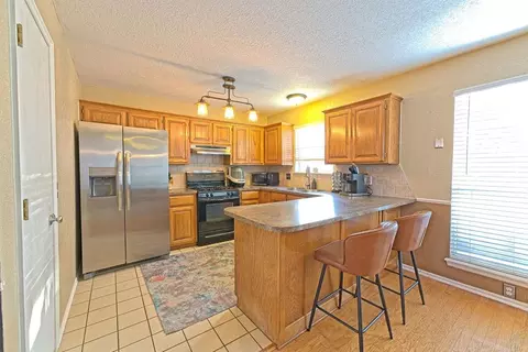 Kitchen - 400 Crest Pl, Norman, OK 73071 photo 1 of 3