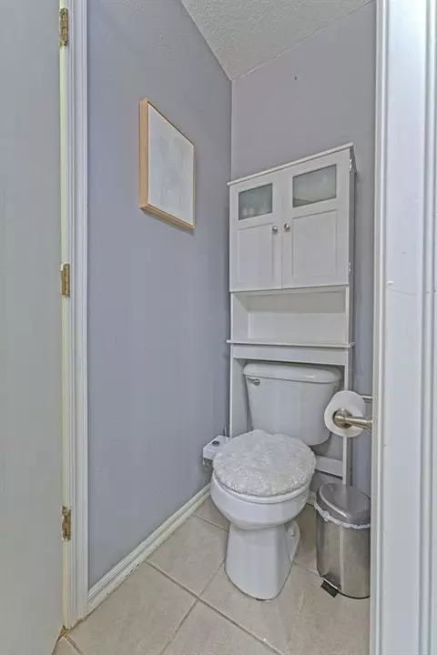 Bath - 400 Crest Pl, Norman, OK 73071 photo 4 of 5