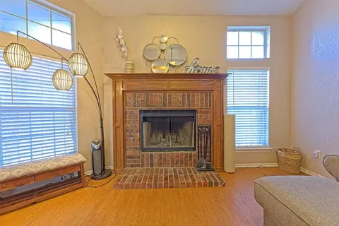 Living - 400 Crest Pl, Norman, OK 73071 photo 1 of 2