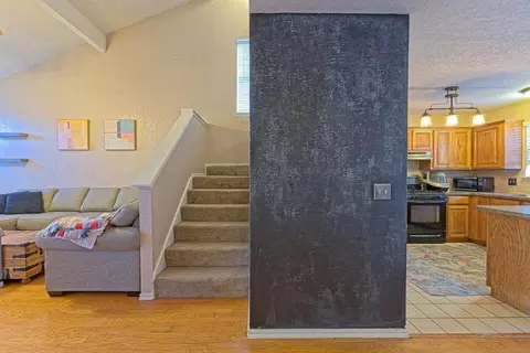 Entry Way - 400 Crest Pl, Norman, OK 73071 photo 2 of 2