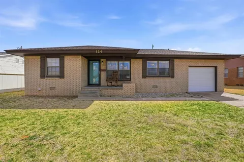 124 Cameron Dr, Altus, OK 73521