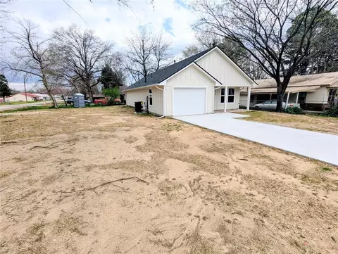 213 S 4th St, Eufaula, OK 74432 photo 2