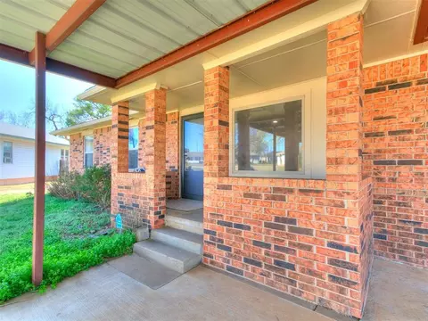 4744 SE 18th St, Del City, OK 73115