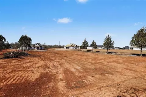 2001 Guadalupe Ln, Guthrie, OK 73044