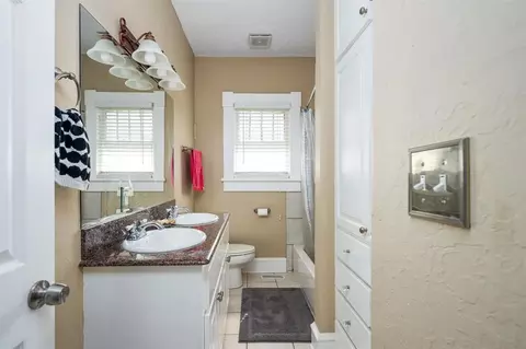 Bath - 1005 Classen Blvd, Norman, OK 73071 photo 1 of 4