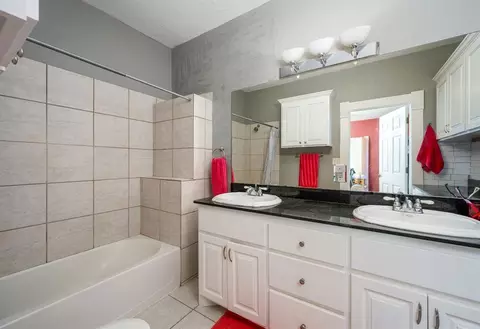 Bath - 1005 Classen Blvd, Norman, OK 73071 photo 4 of 4