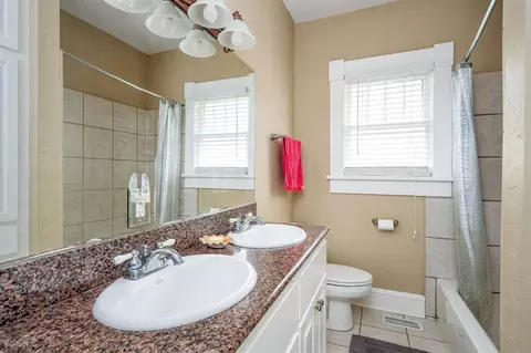Bath - 1005 Classen Blvd, Norman, OK 73071 photo 2 of 4