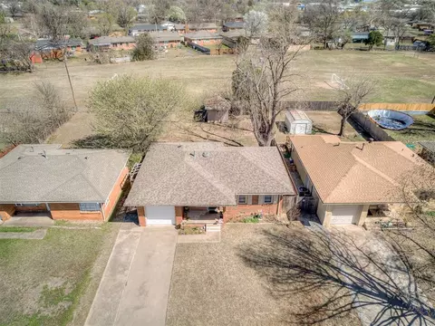 1325 Regent St, Norman, OK 73069