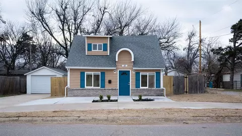 15 S Walnut St, Edmond, OK 73003