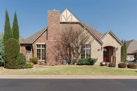 1021 Villas Creek Dr, Edmond, OK 73003